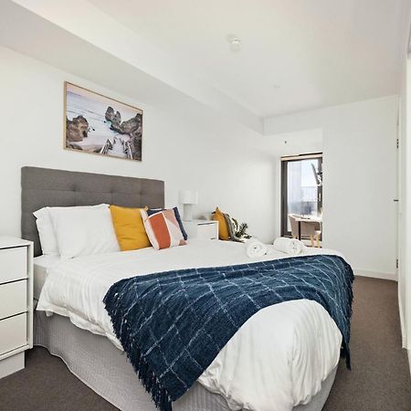 2 Bedroom Apartment With Stunning Views And Car Parking Adelaide Exterior photo