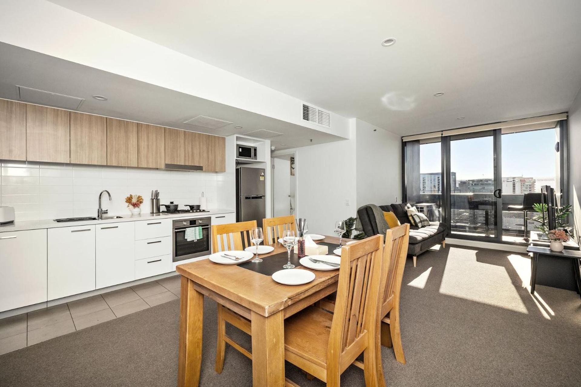 2 Bedroom Apartment With Stunning Views And Car Parking Adelaide Exterior photo